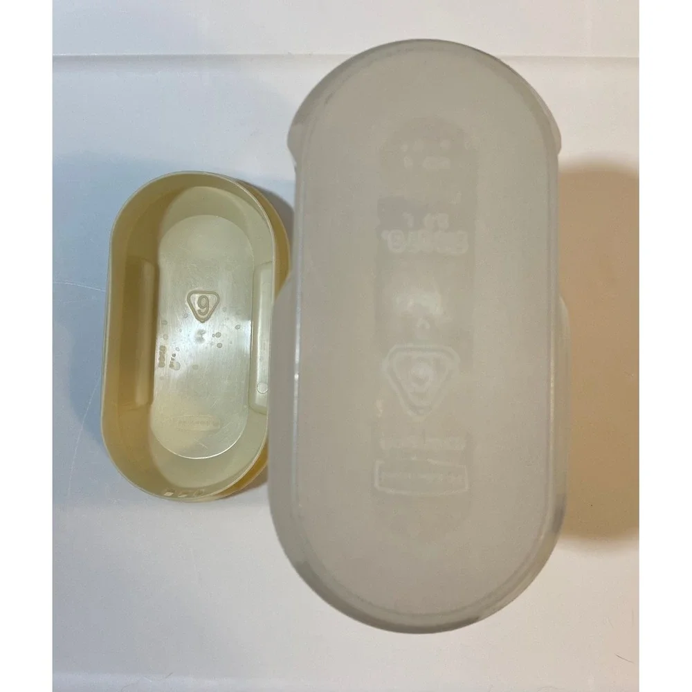 Rubbermaid Servin Saver Pitcher 2.25 Qt 2.1 L Vintage Almond Lid 0940 1091‎